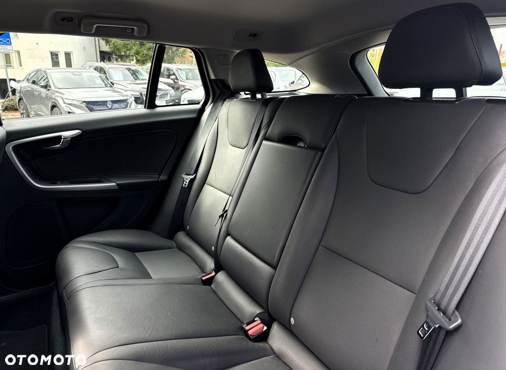 Volvo V60 - 25