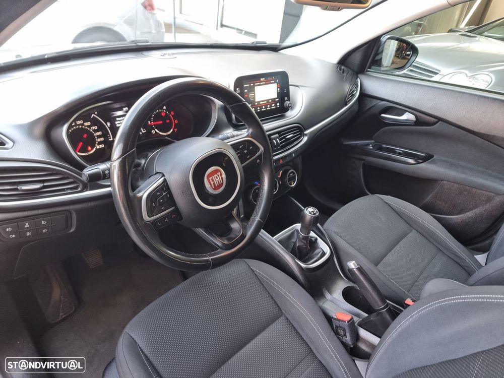 Fiat Tipo Station Wagon 1.3 M-Jet Lounge - 4