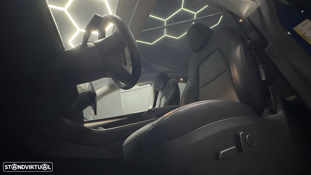 Tesla Model Y Performance Dual Motor AWD - 21