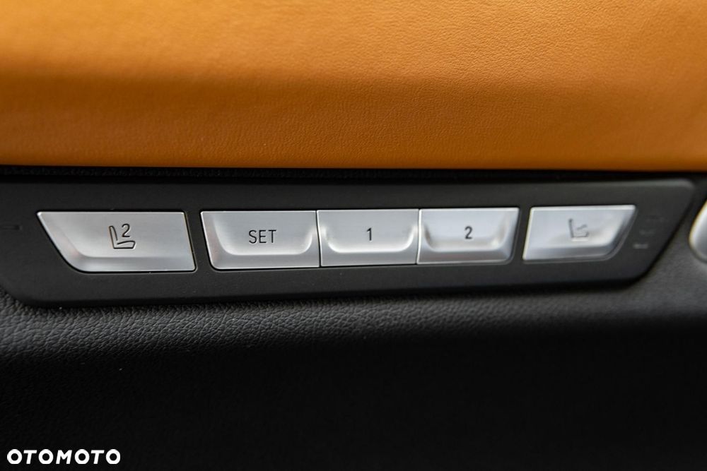 BMW Seria 7 740Li xDrive - 37