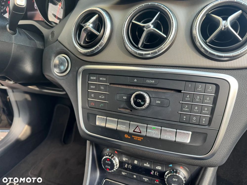 Mercedes-Benz CLA 250 4Matic 7G-DCT AMG Line - 28