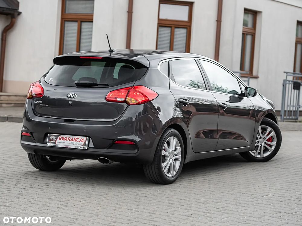 Kia Ceed - 14