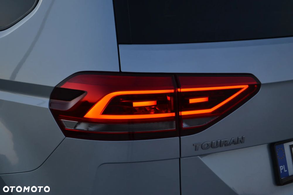 Volkswagen Touran - 17