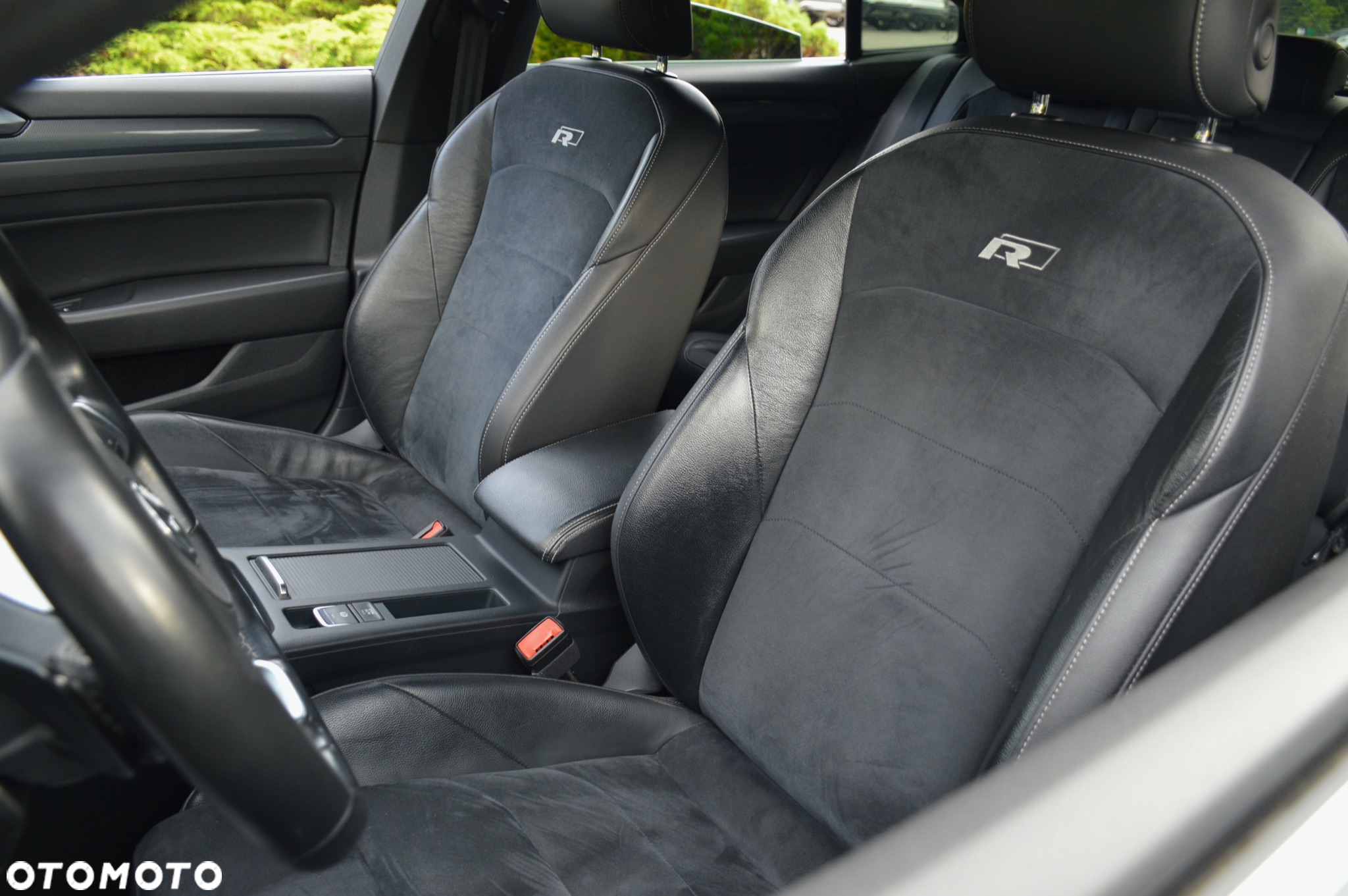 Volkswagen Arteon 2.0 TDI R-Line DSG - 26