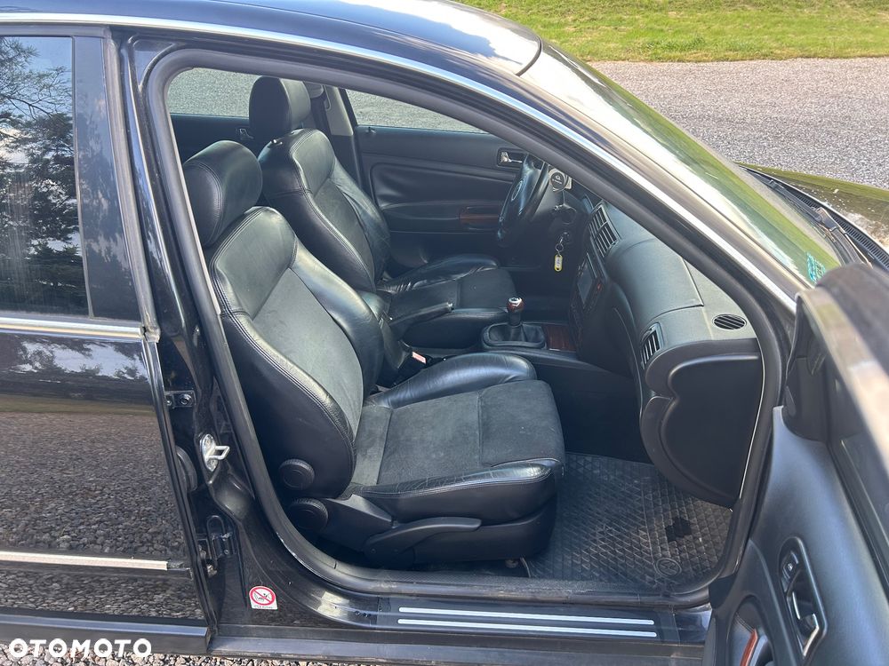 Volkswagen Passat 1.9 TDI Highline - 4
