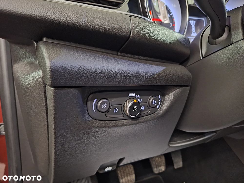 Opel Insignia 1.5 T Exclusive S&S - 29