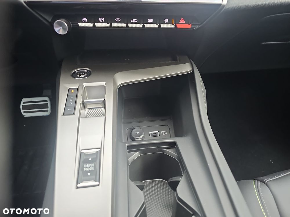 Peugeot 408 - 14