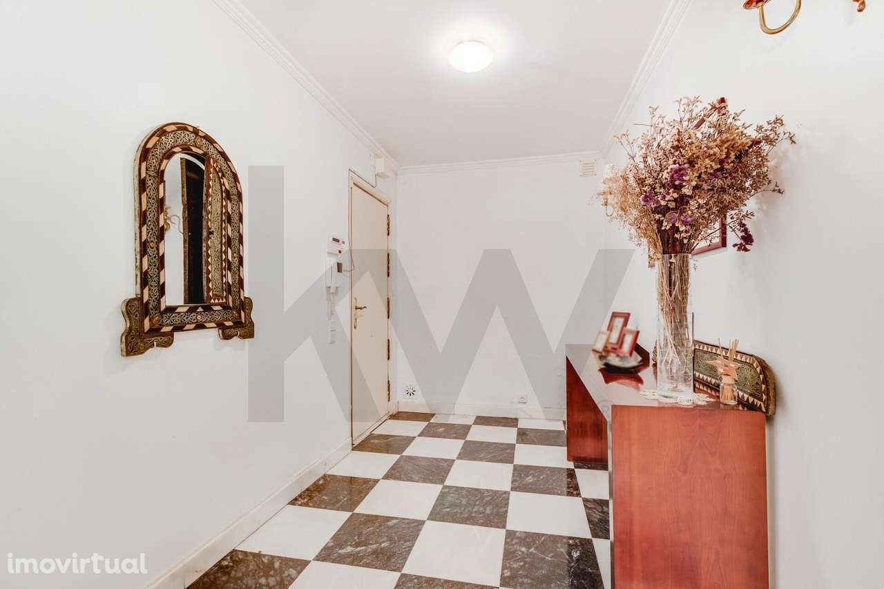 Moradia isolada no Estoril (T8 com piscina e garagem com 1.122 m2 de t - Grande imagem: 4/60