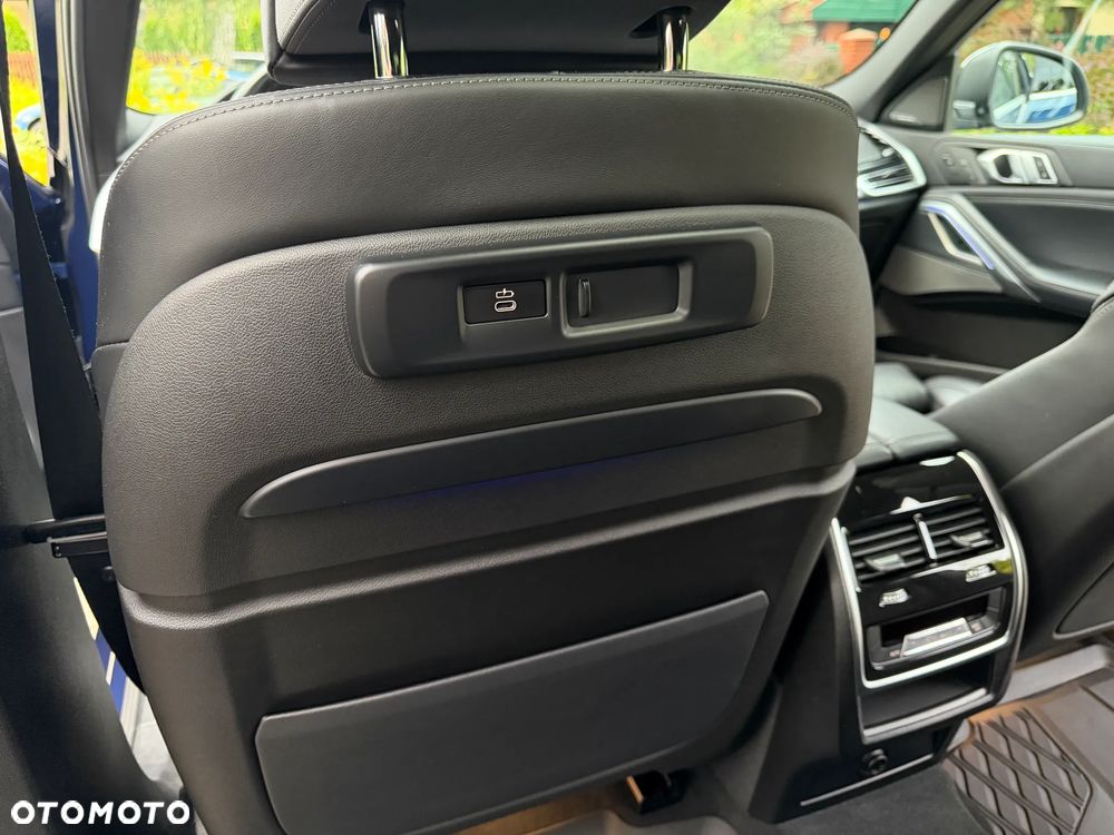 BMW X6 xDrive40d mHEV - 17
