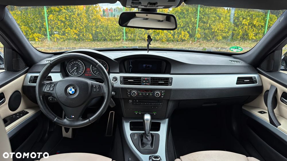 BMW Seria 3 330d xDrive DPF Edition Sport - 24