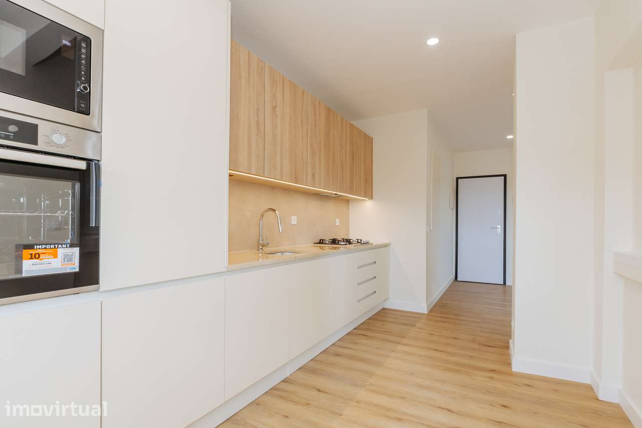 T2 Duplex  remodelado com 2 casa de banho - Grande imagem: 4/35