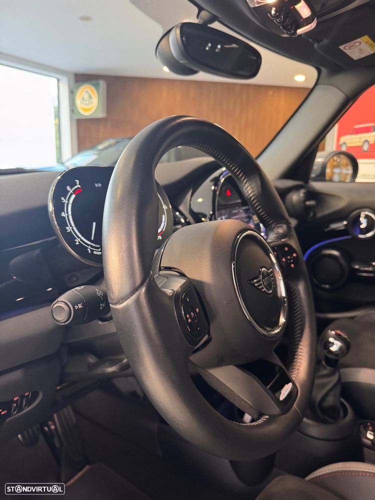 MINI 5 Portas One JCW - 26