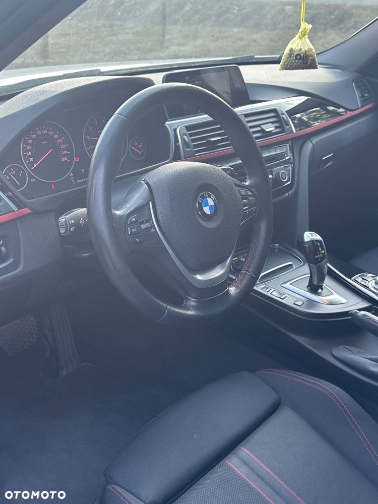 BMW Seria 3 318i Sport Line - 19