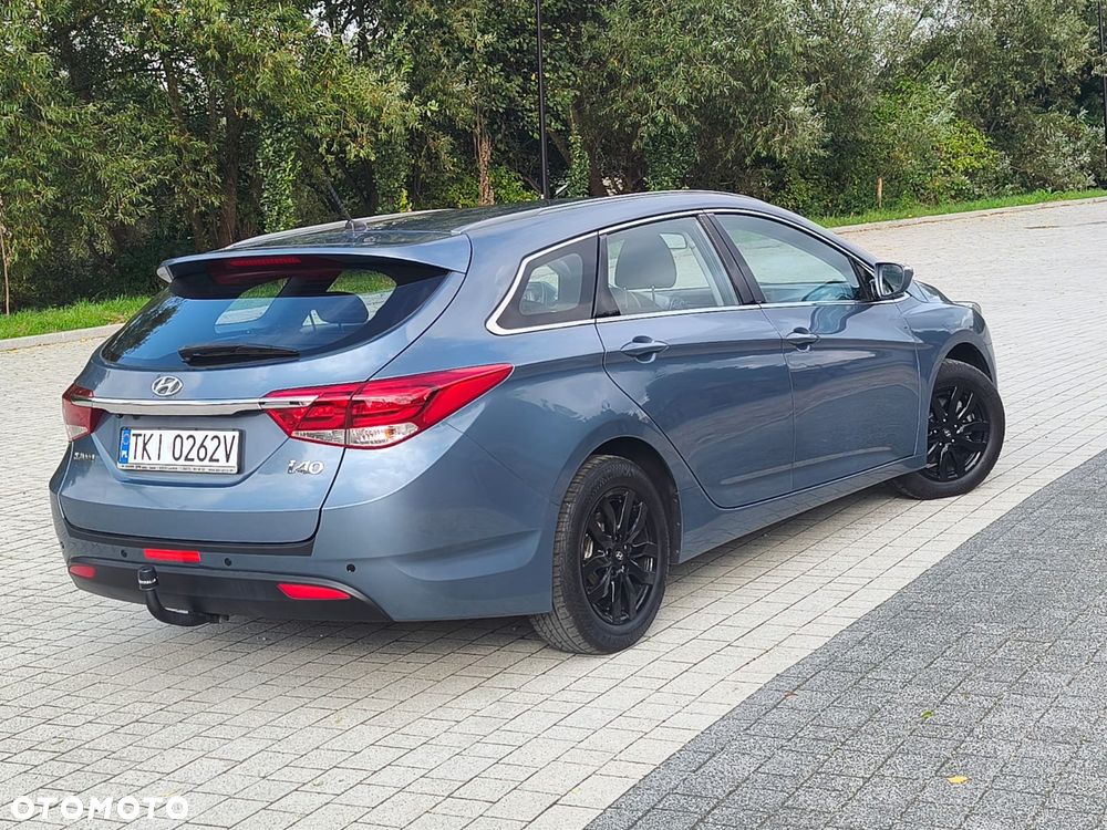 Hyundai i40 Kombi blue 1.6 Family+ - 8