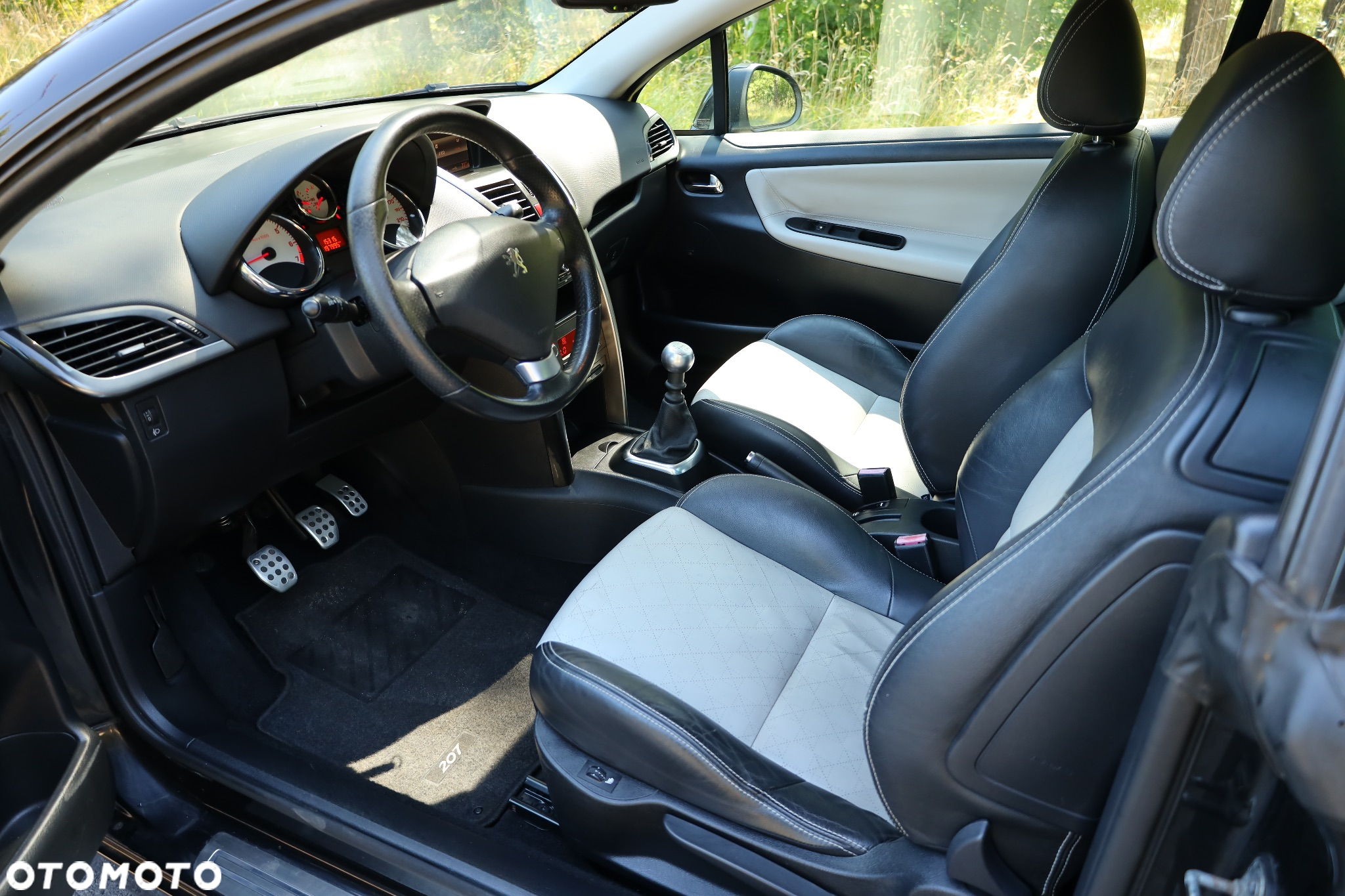 Peugeot 207 CC 155 THP Roland Garros - 26