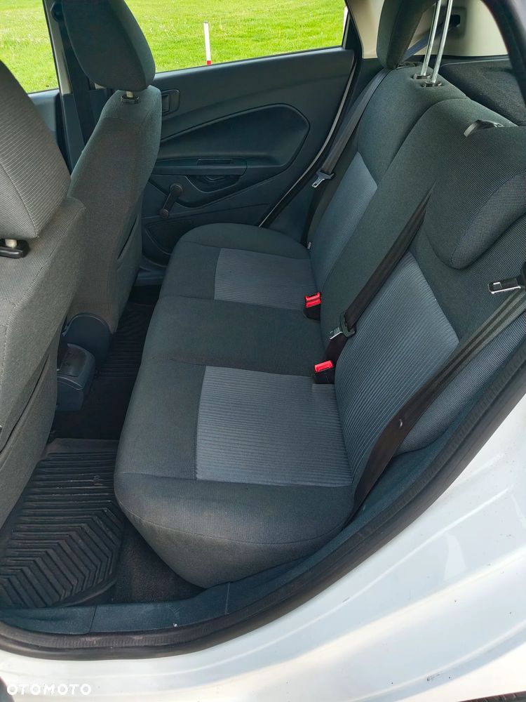 Ford Fiesta 1.4 TDCi Ambiente - 11