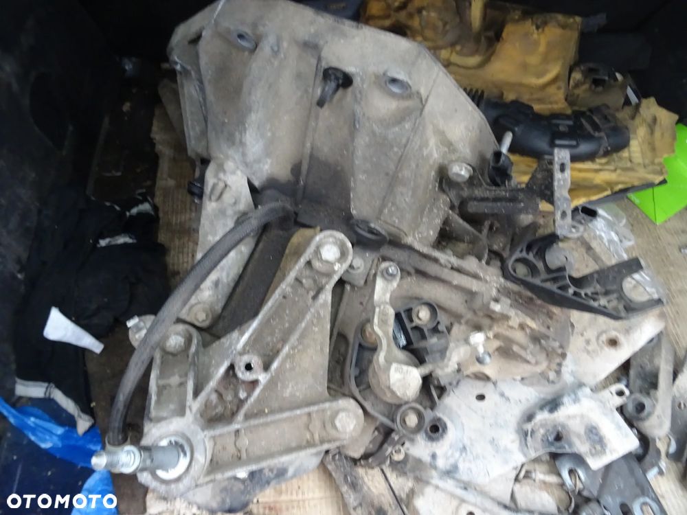 DACIA DUSTER LINKA LEWAREK ZMIANY BIEGOW SKRZYNIA BIEGOW POLOSIE  CZESCI ROZNE