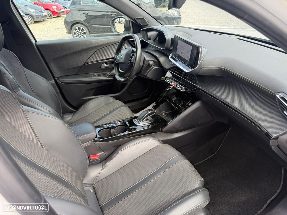 Peugeot e-2008 50 kWh GT Line - 11