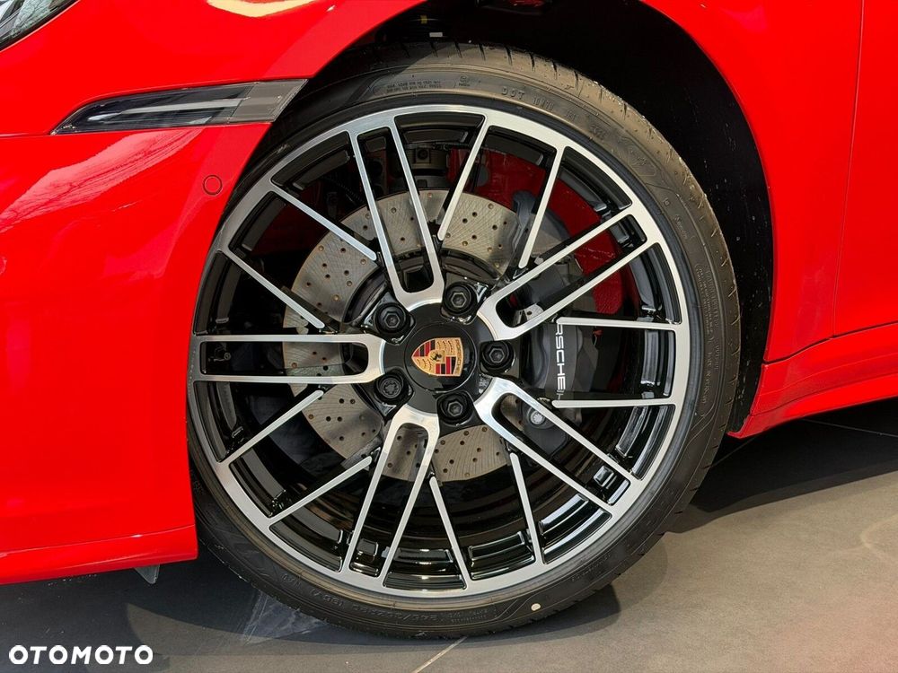 Porsche 911 Carrera - 10