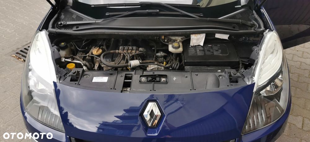 Renault Scenic 2.0 16V Privilege CVT - 26