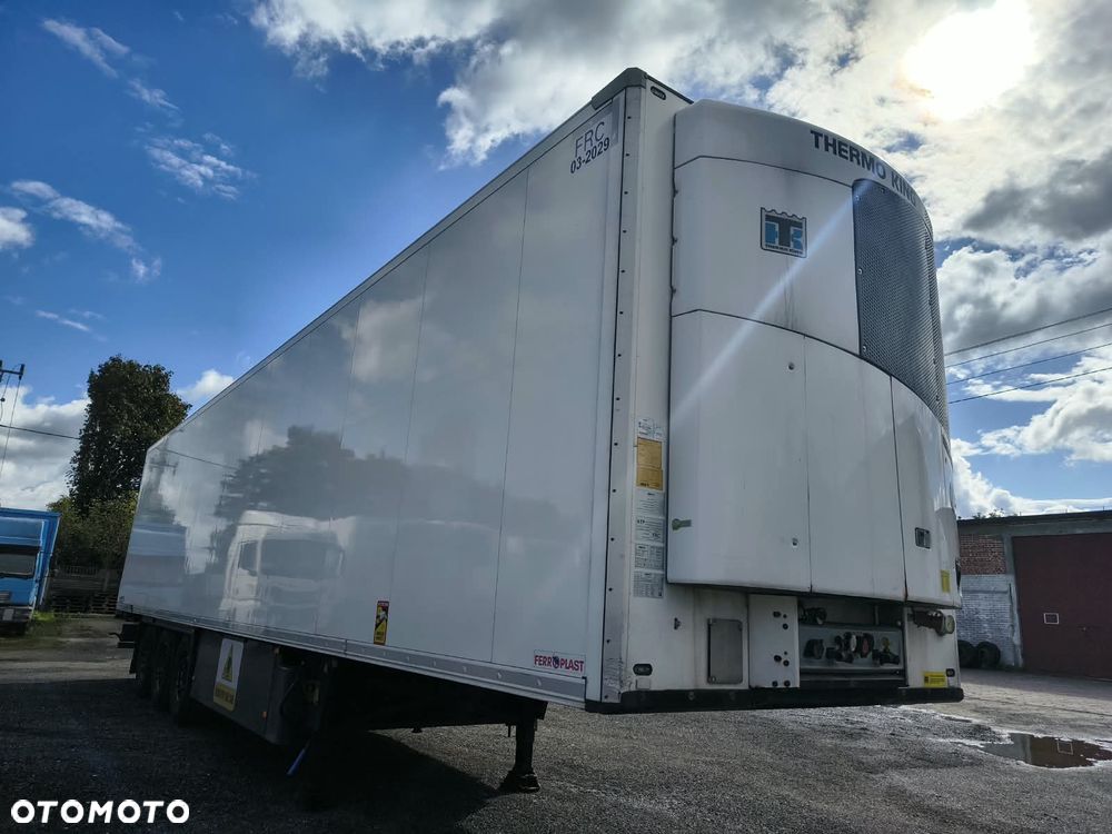 Schmitz Cargobull sko24