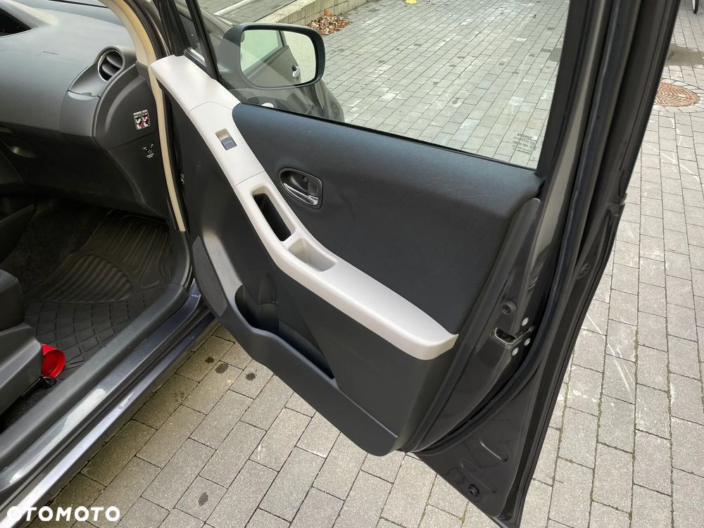 Toyota Yaris 1.33 Sol - 11