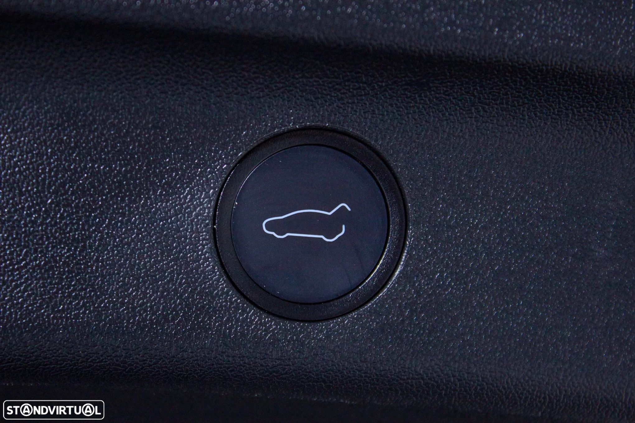 Tesla Model Y Long Range Dual Motor AWD - 17