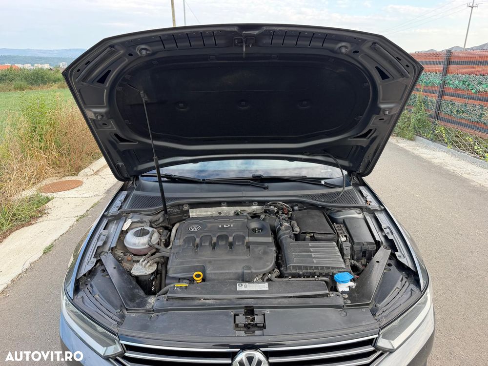 Volkswagen Passat 2.0 TDI DSG (BlueMotion Technology) Comfortline - 9