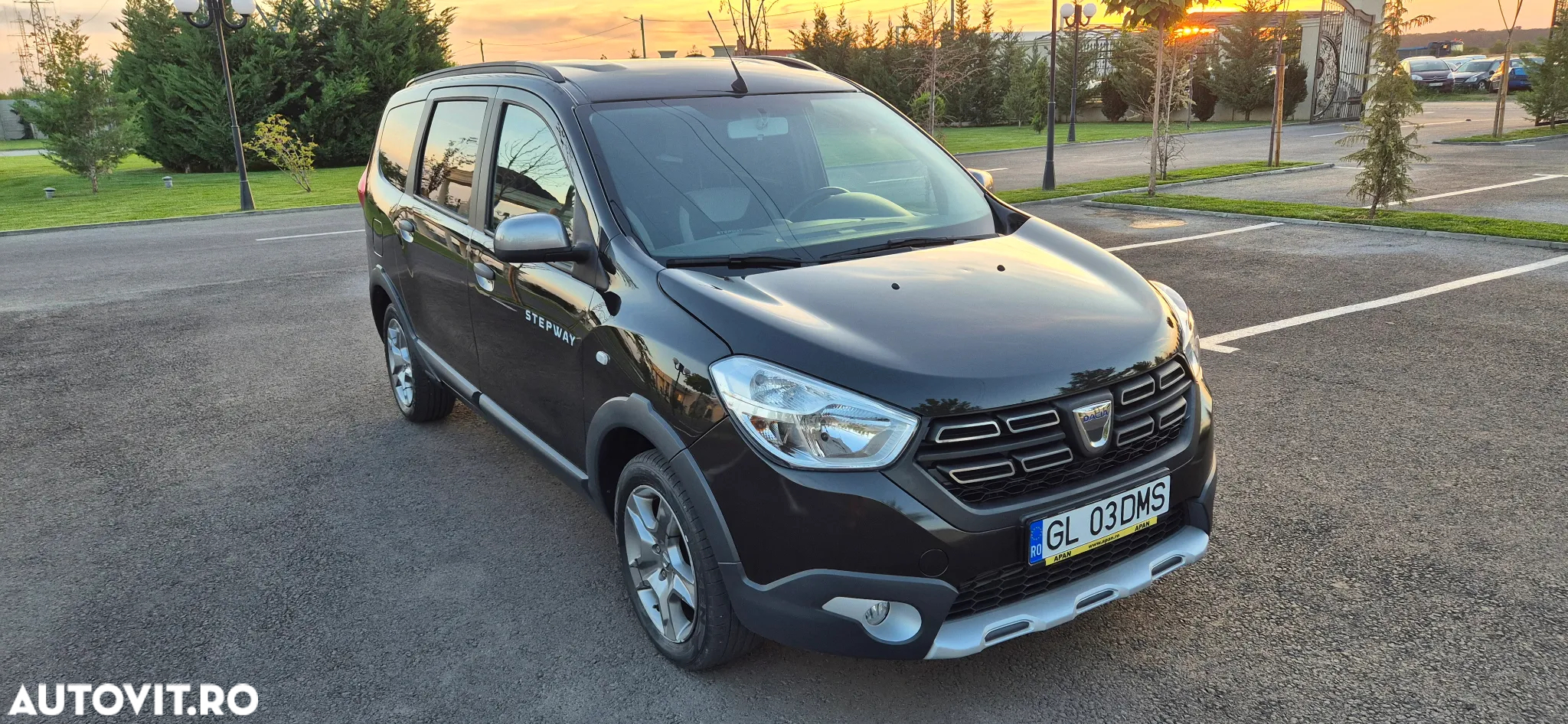 Dacia Lodgy 1.5 Blue dCi Stepway - 6