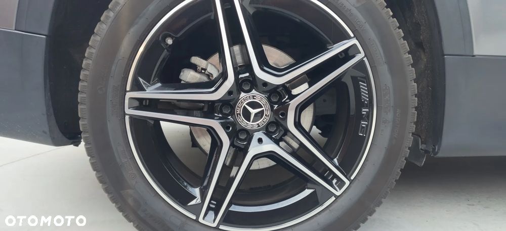 Mercedes-Benz GLB 200 d 4-Matic AMG Line 8G-DCT - 24