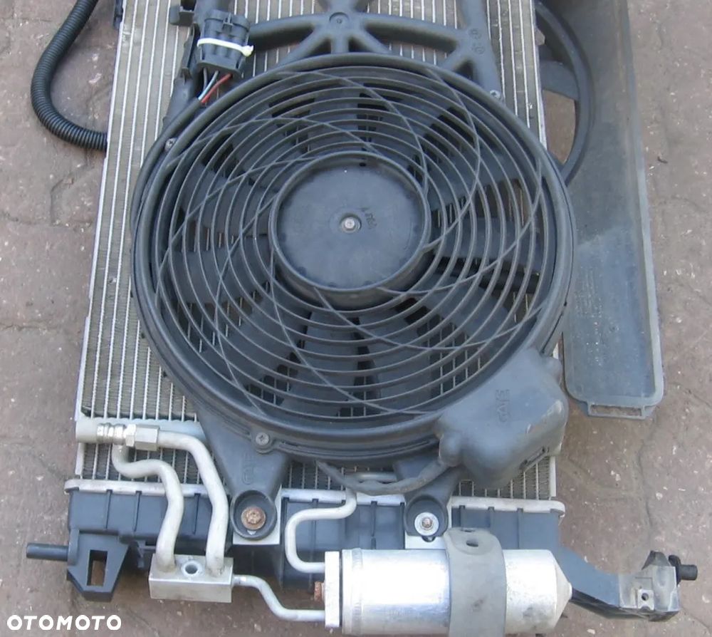chłodnica wody klimy wentylator MERIVA A 1.7 CDTI opel - 9