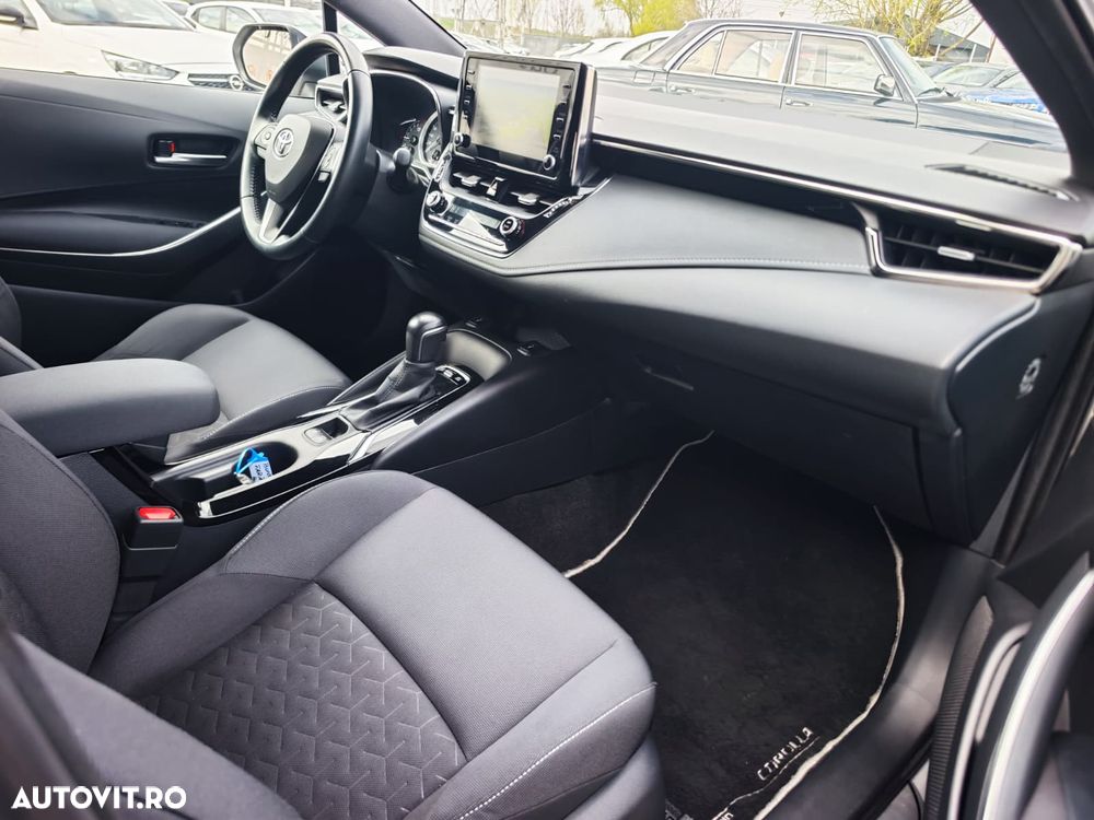 Toyota Corolla 1.8 HSD Business - 19