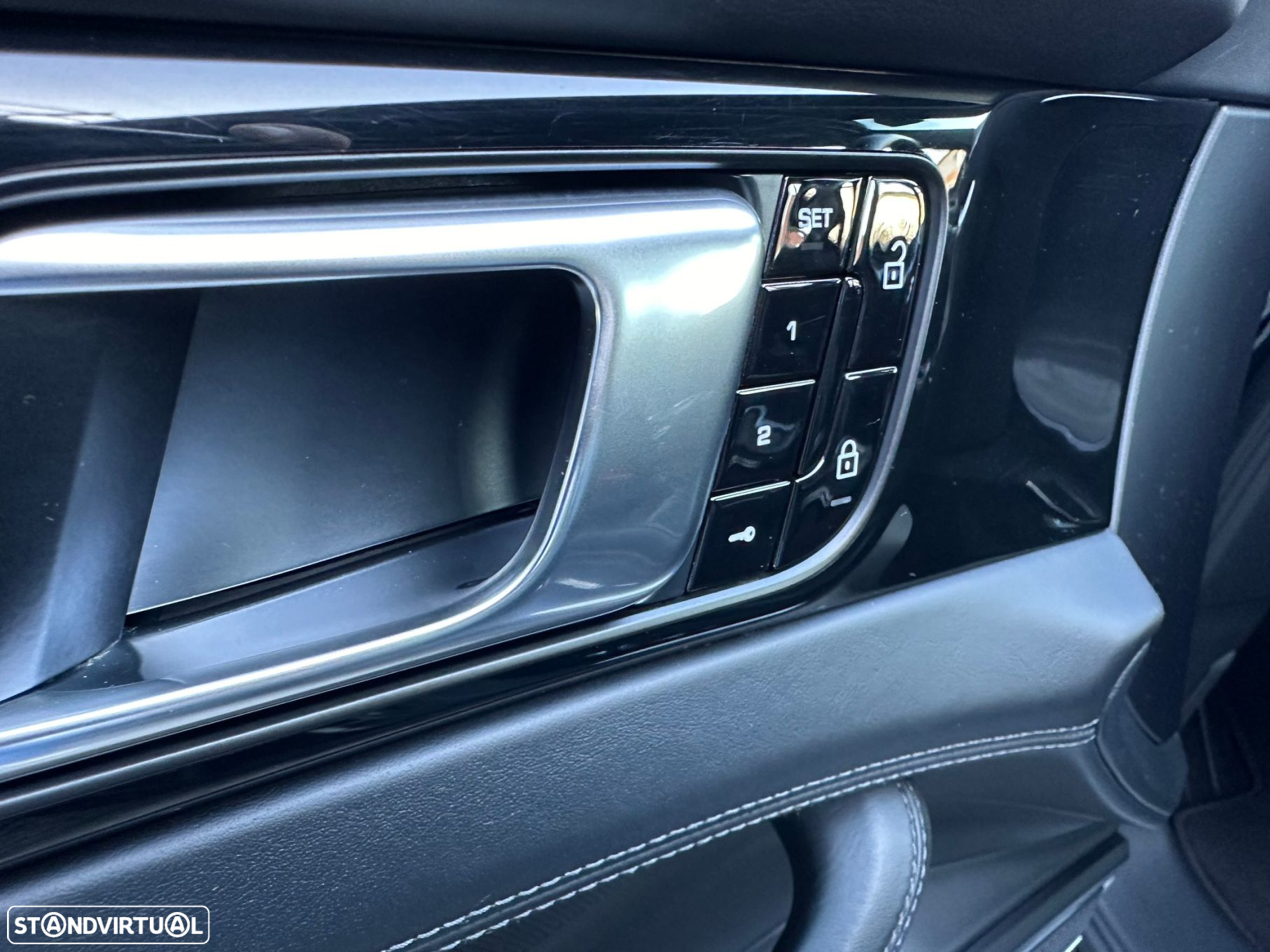 Porsche Panamera Sport Turismo 4 E-Hybrid 10 Years Edition - 17