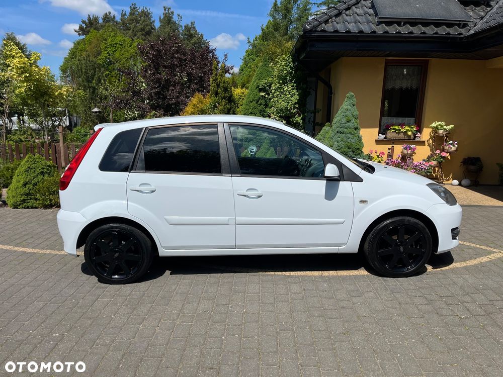 Ford Fiesta 1.4 Ambiente - 15