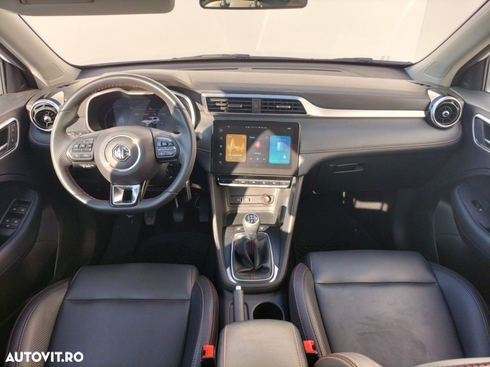 MG ZS - 10