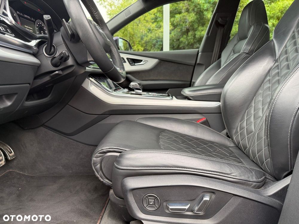 Audi Q8 - 11