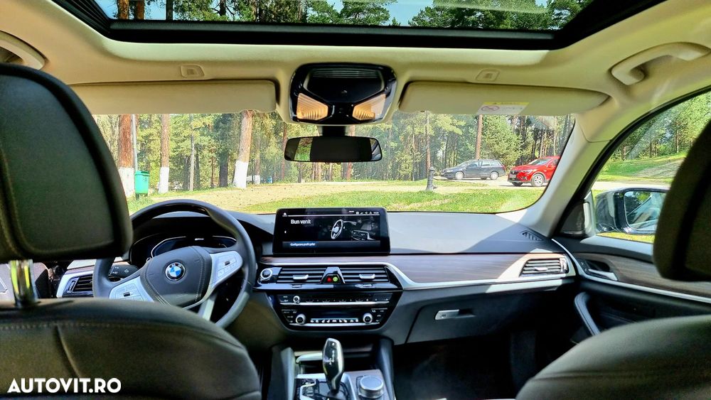 BMW Seria 5 530e Aut. Luxury Line - 13