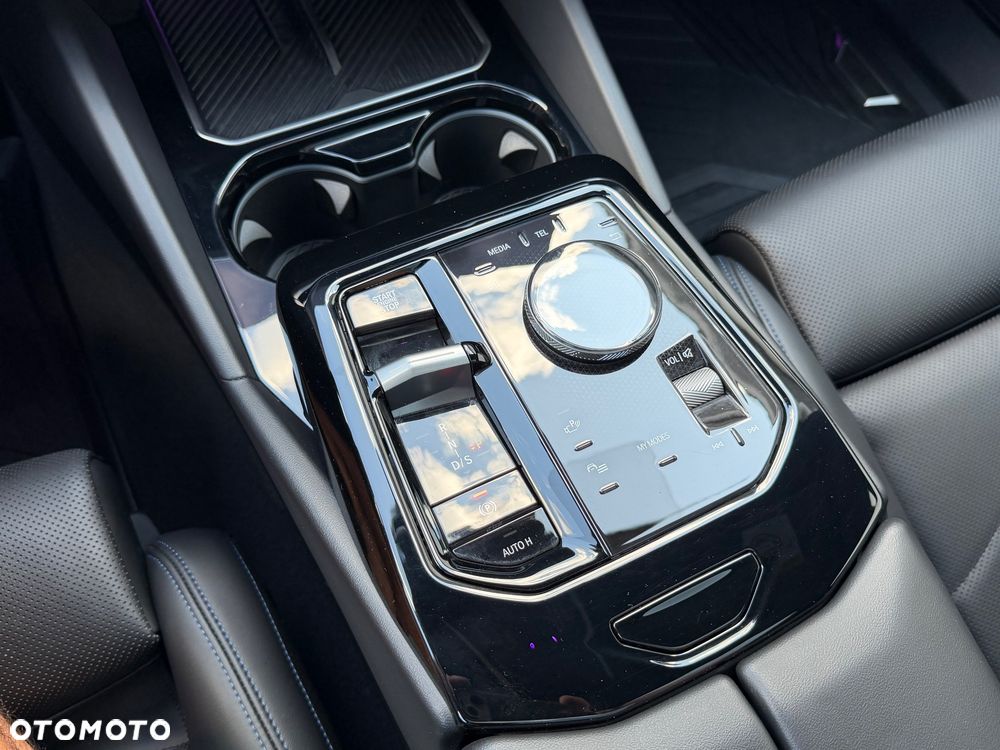 BMW Seria 5 520d xDrive mHEV - 34
