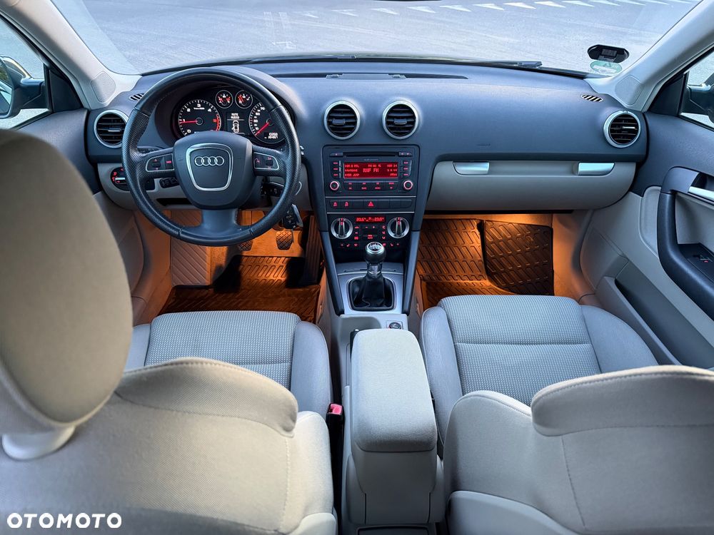 Audi A3 Sportback 2.0 TDI DPF Attraction - 9
