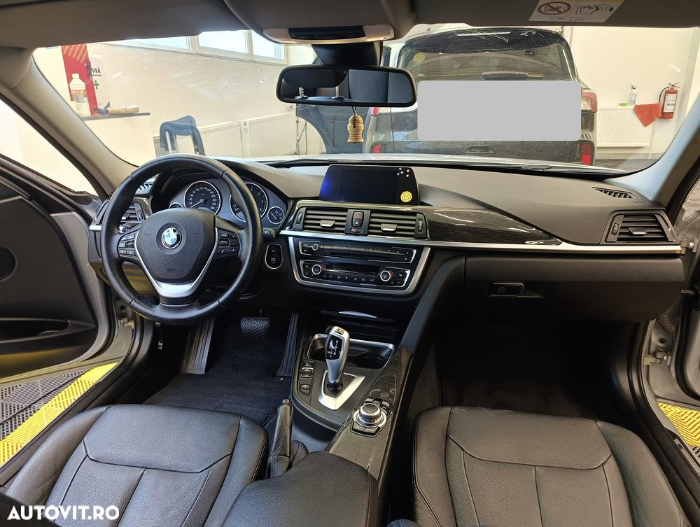 BMW Seria 3 320d Efficient Dynamic Edition Aut. Luxury Line - 7