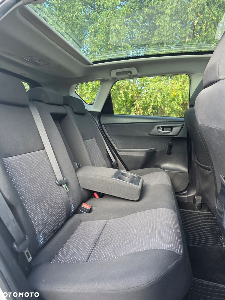 Toyota Auris 1.8 HSD Luna - 29