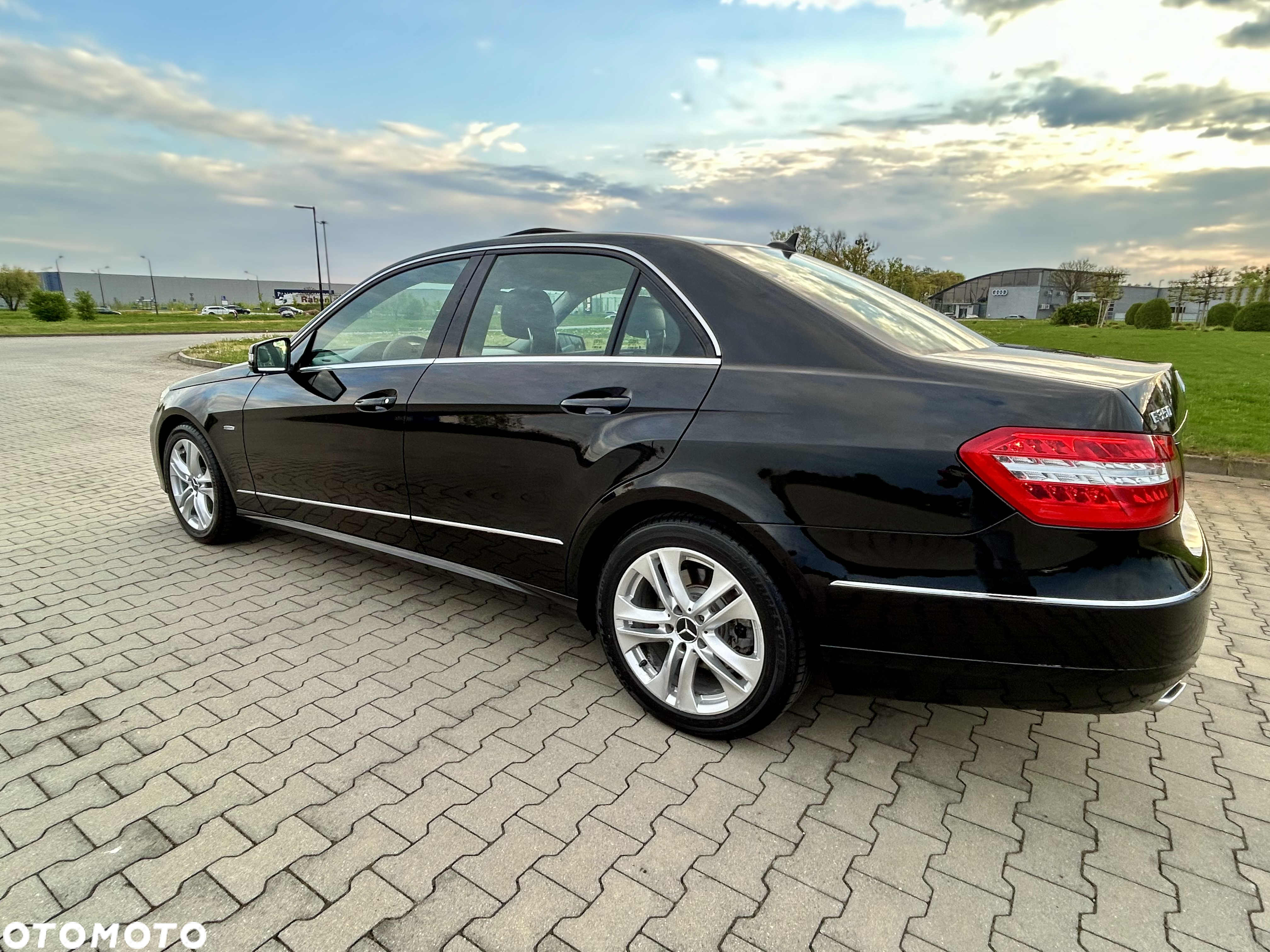 Mercedes-Benz Klasa E 350 CDI BlueEff Avantgarde - 8