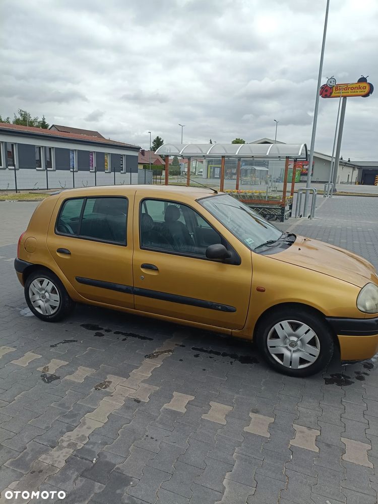 Renault Clio - 7