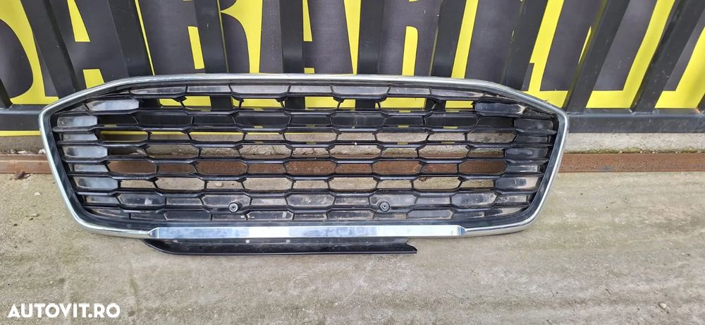 Grila centrala radiator Ford Puma an 2019-2022 cod L1TB-8B271-B - 2