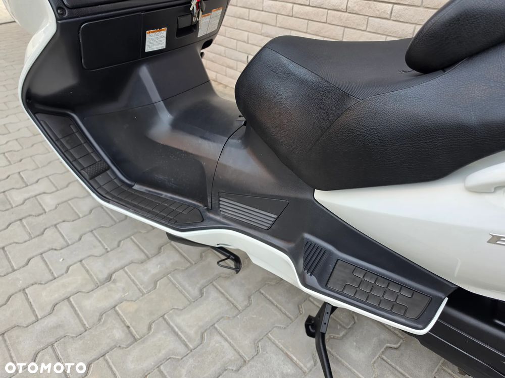 Suzuki Burgman - 21