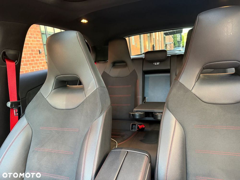 Mercedes-Benz Klasa A 35 AMG 4-Matic 7G-DCT - 14