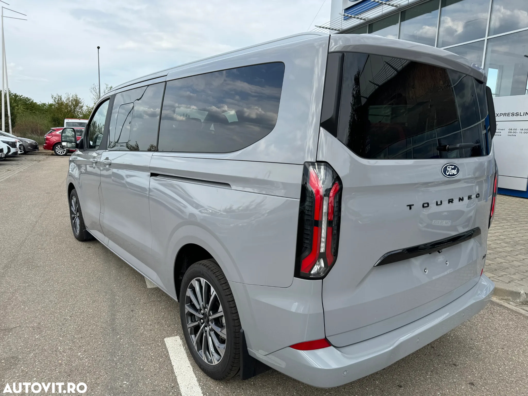 Ford Tourneo Custom - 7