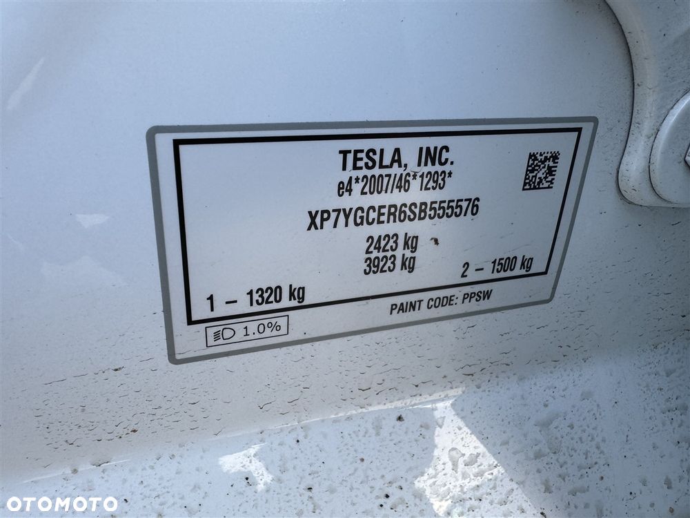 Tesla Model Y - 30
