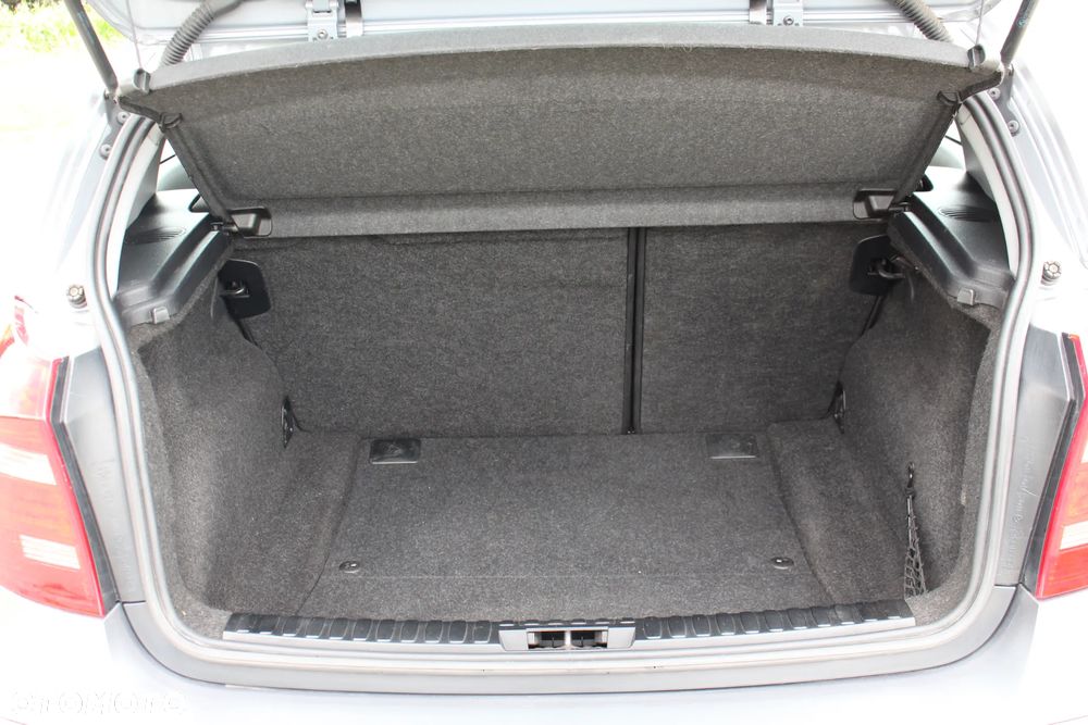BMW Seria 1 123d - 14