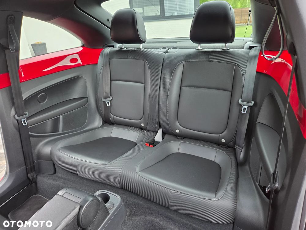 Volkswagen New Beetle - 25